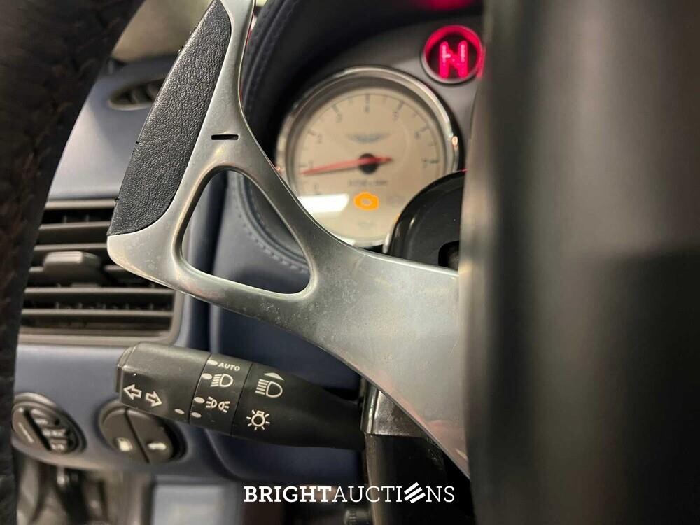 Aston Martin Vanquish 5.9 V12 466pk 2003