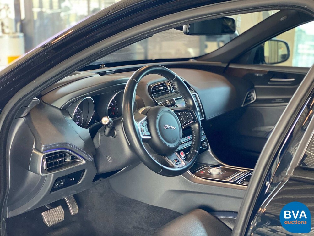 Jaguar XE 3.0 S 340pk 2016 -Org. NL-, HV-269-T