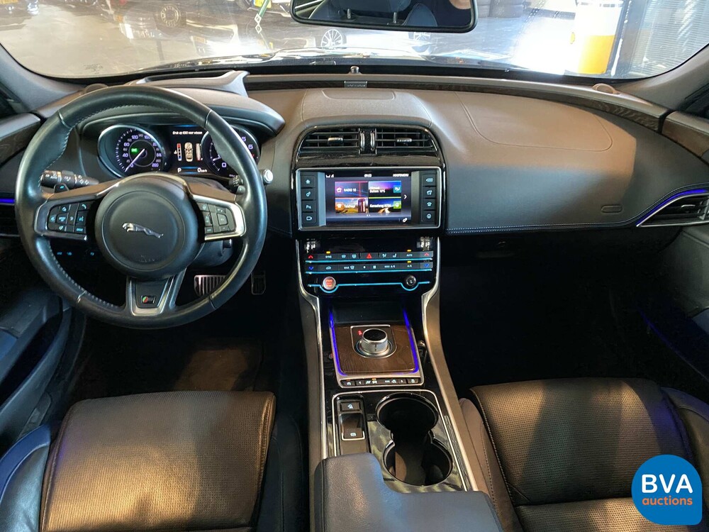 Jaguar XE 3.0 S 340pk 2016 -Org. NL-, HV-269-T