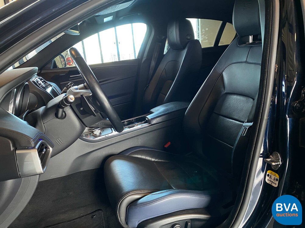 Jaguar XE 3.0 S 340pk 2016 -Org. NL-, HV-269-T