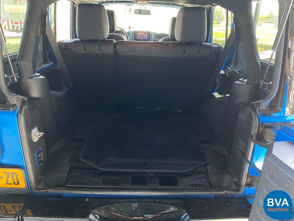 Jeep Wrangler Unlimited 3.6 Sahara CUSTOM 284pk 2015, L-530-ZD