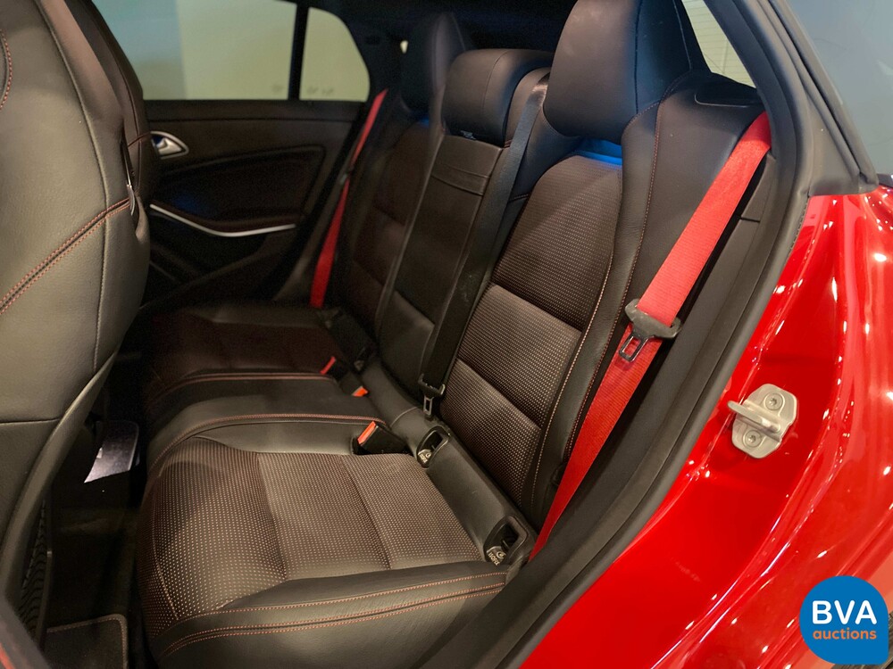 Mercedes-Benz CLA45 AMG 4matic 360pk 2014, NL-kenteken