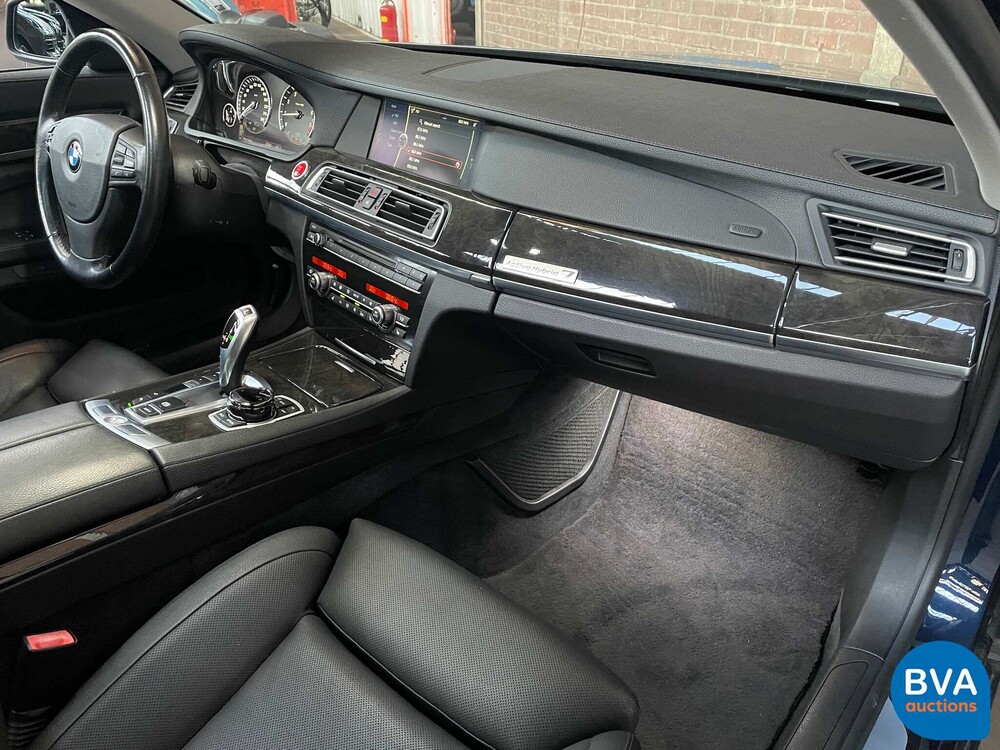 BMW ActiveHybrid7 Alpina 4.4 V8 465 PS 7er F04 2011.