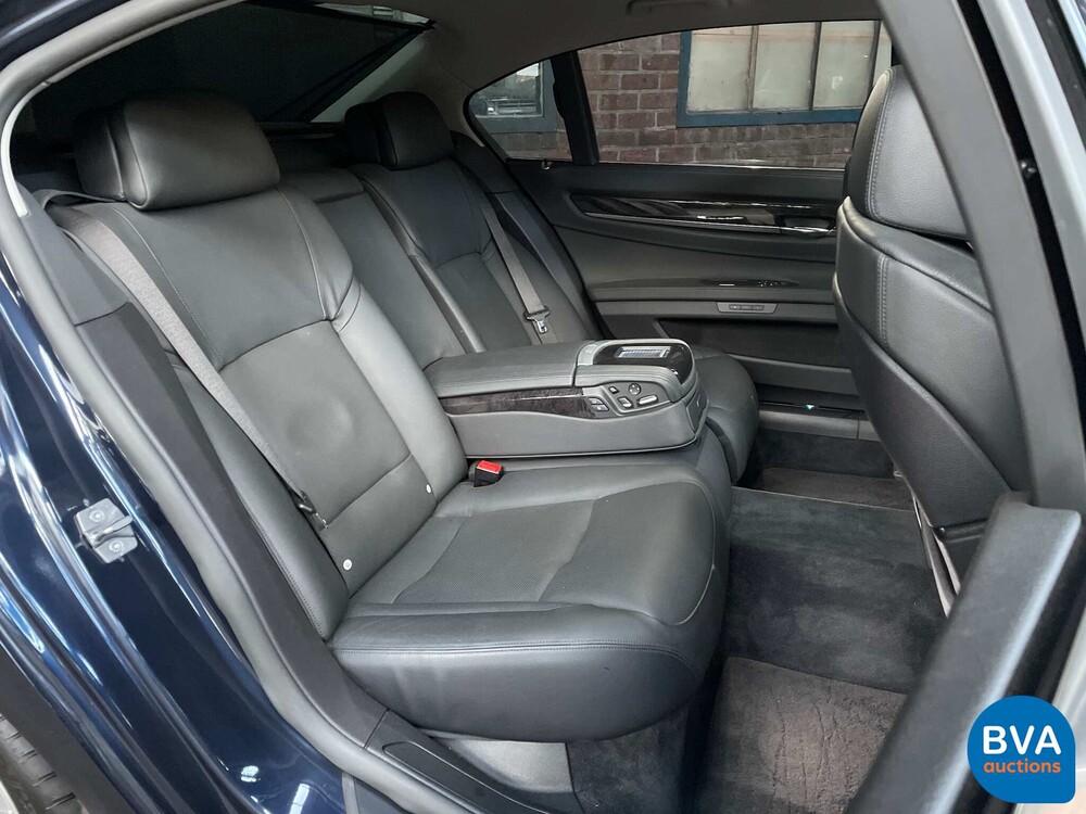 BMW ActiveHybrid7 Alpina 4.4 V8 465 PS 7er F04 2011.