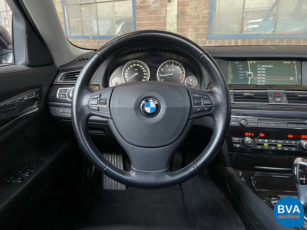 BMW ActiveHybrid7 Alpina 4.4 V8 465 PS 7er F04 2011.