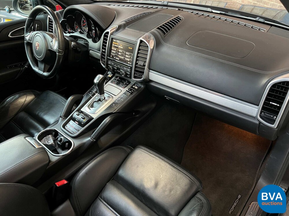 Porsche Cayenne 4.8 Turbo 500PS 2010 -Org. NL-, 04-LKV-9.
