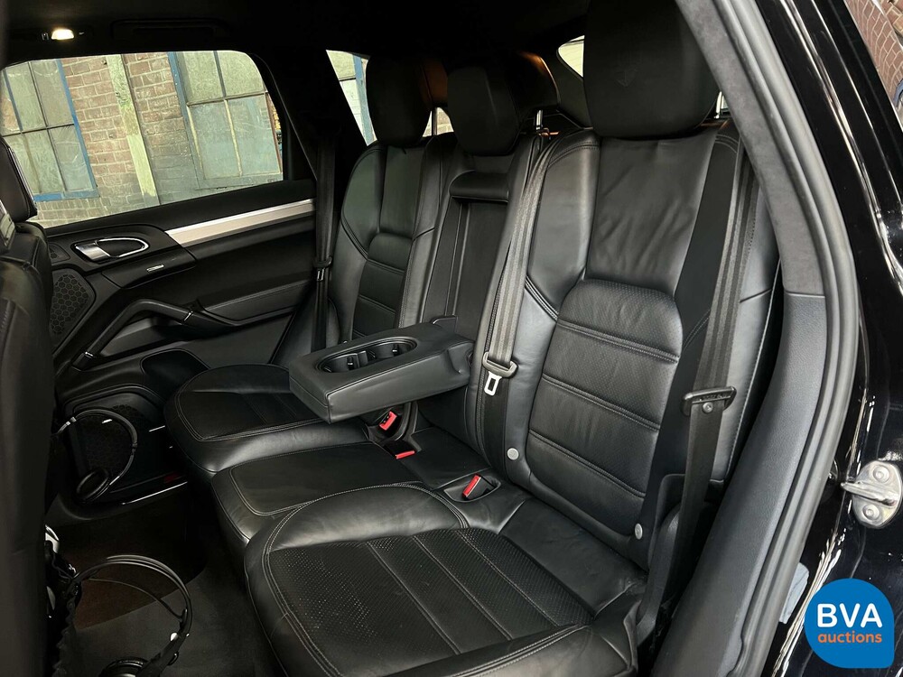 Porsche Cayenne 4.8 Turbo 500PS 2010 -Org. NL-, 04-LKV-9.