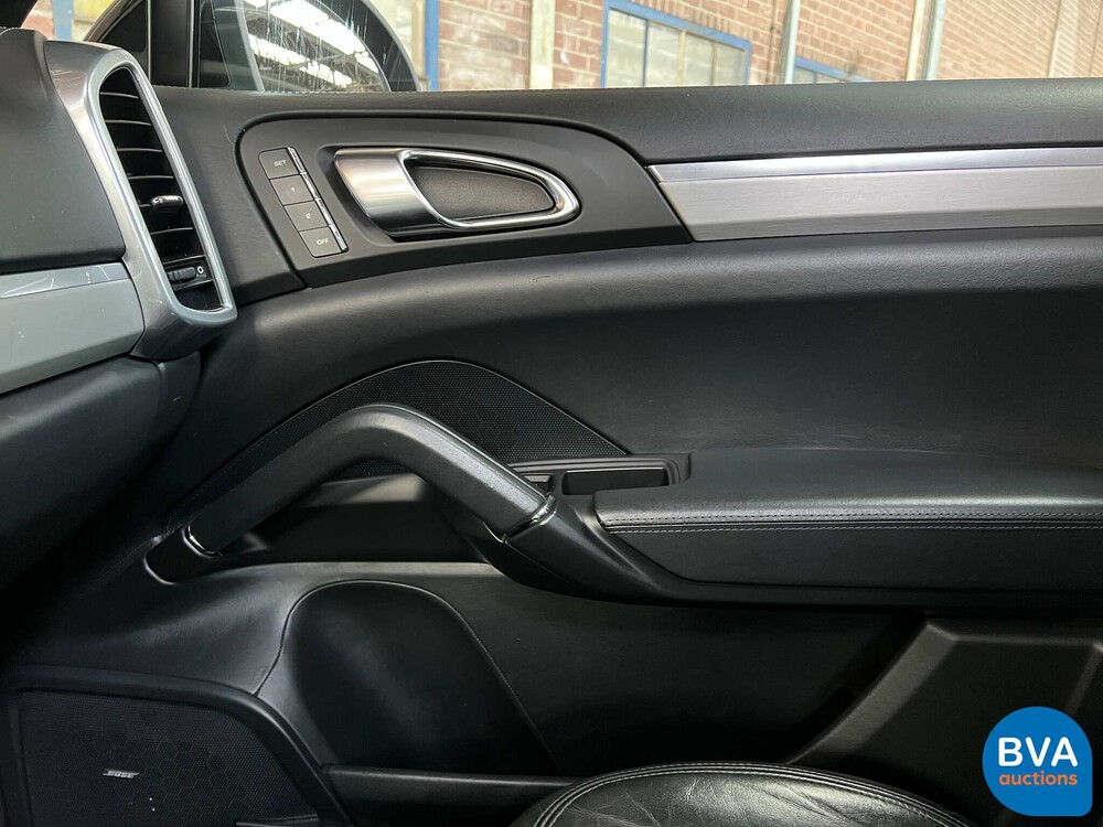 Porsche Cayenne 4.8 Turbo 500PS 2010 -Org. NL-, 04-LKV-9.