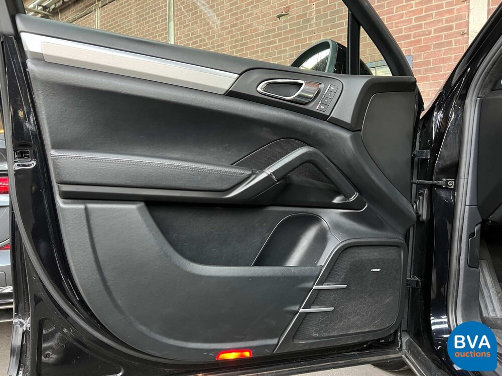 Porsche Cayenne 4.8 Turbo 500PS 2010 -Org. NL-, 04-LKV-9.