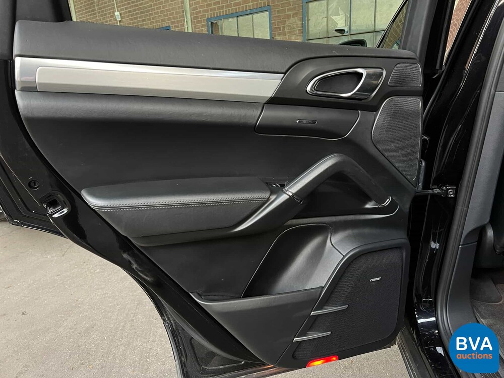 Porsche Cayenne 4.8 Turbo 500PS 2010 -Org. NL-, 04-LKV-9.