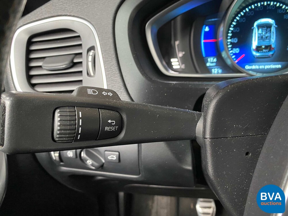 Volvo V40 D2 R-Design 114PS 2013 -Org. NL-, 8-KTF-66.