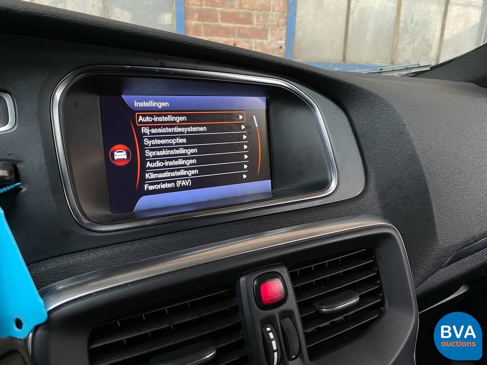 Volvo V40 D2 R-Design 114PS 2013 -Org. NL-, 8-KTF-66.