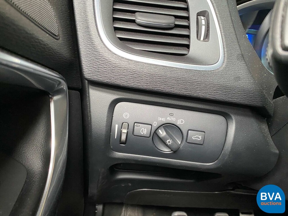 Volvo V40 D2 R-Design 114PS 2013 -Org. NL-, 8-KTF-66.