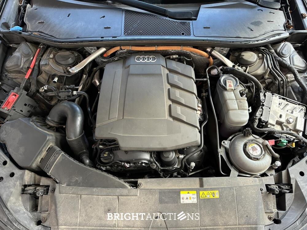 Audi A6 Avant 55 TFSI e quattro Competition 252pk 2021, N-633-FF