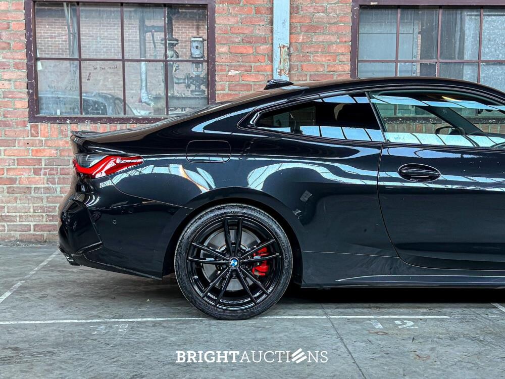 BMW M440i xDrive High Executive Coupe 4-Serie (origineel-NL),374pk 2021, NL-kenteken