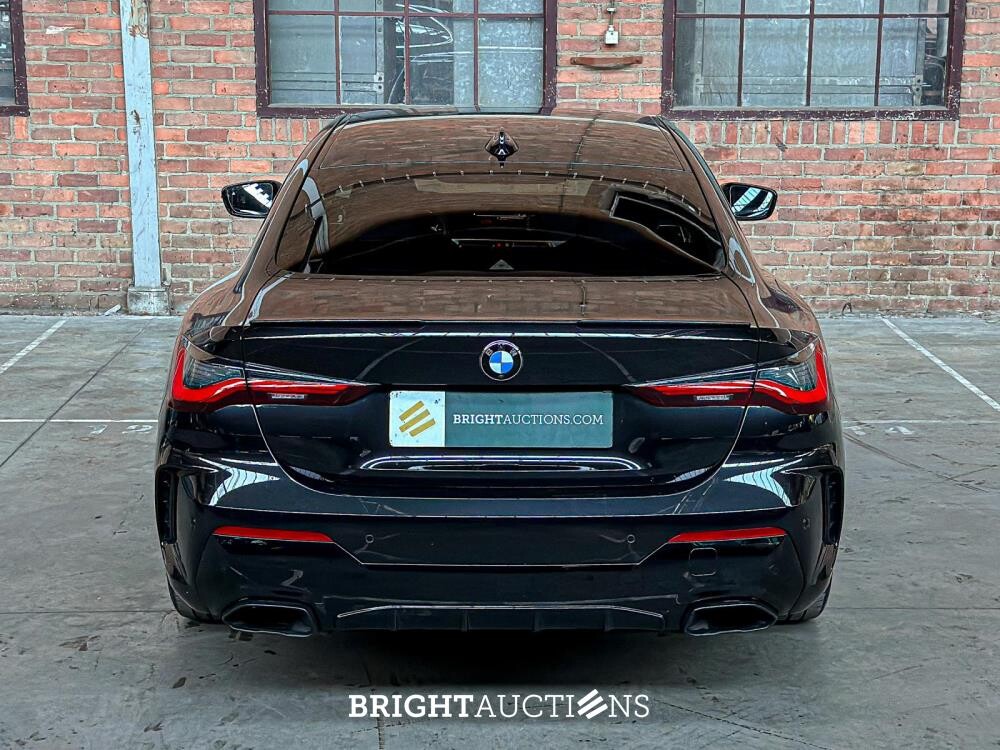 BMW M440i xDrive High Executive Coupe 4-Serie (origineel-NL),374pk 2021, NL-kenteken