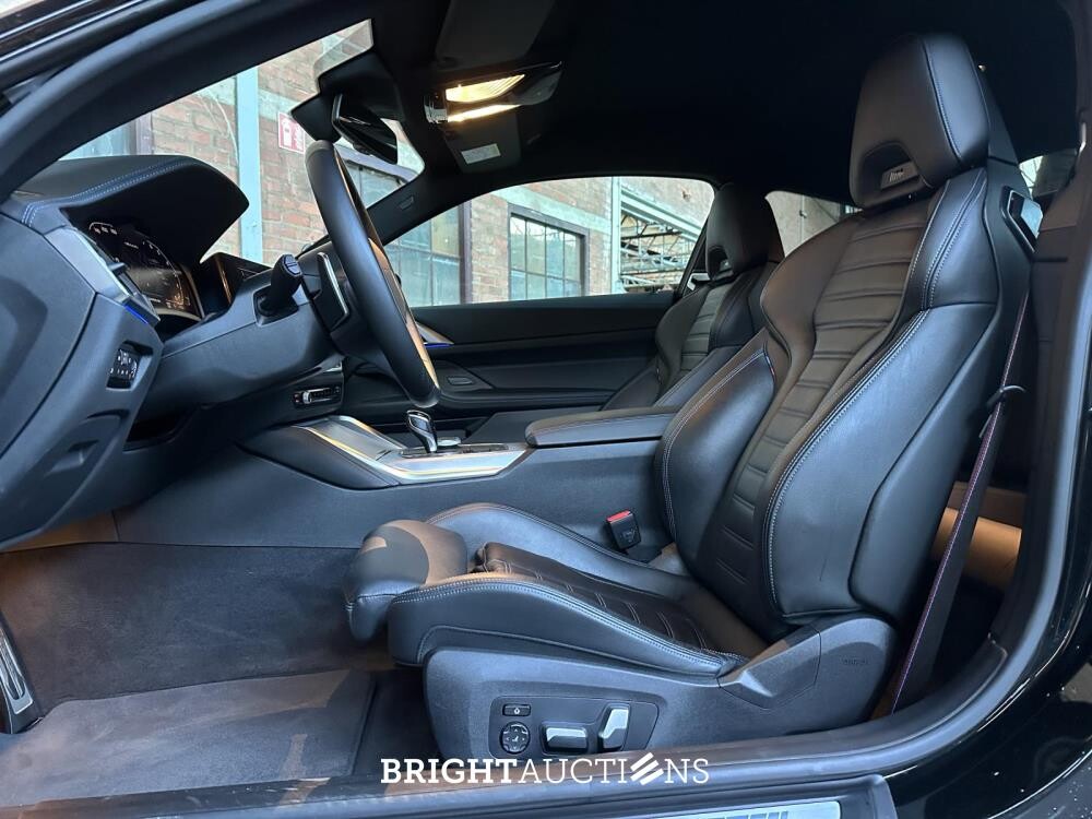 BMW M440i xDrive High Executive Coupe 4-Serie (origineel-NL),374pk 2021, NL-kenteken