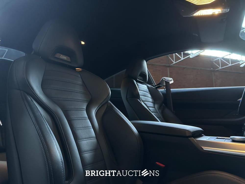 BMW M440i xDrive High Executive Coupe 4-Serie (origineel-NL),374pk 2021, NL-kenteken