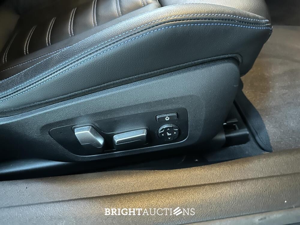 BMW M440i xDrive High Executive Coupe 4-Serie (origineel-NL),374pk 2021, NL-kenteken