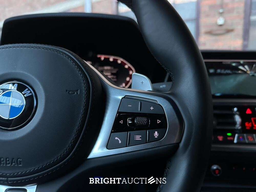 BMW M440i xDrive High Executive Coupe 4-Serie (origineel-NL),374pk 2021, NL-kenteken