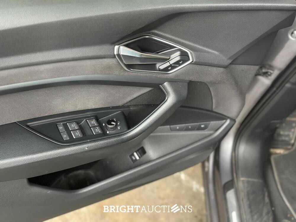 Audi E-tron 50 quattro Business edition 71 kWh 313pk 2020 (Origineel-NL+1e eigenaar), K-238-JJ