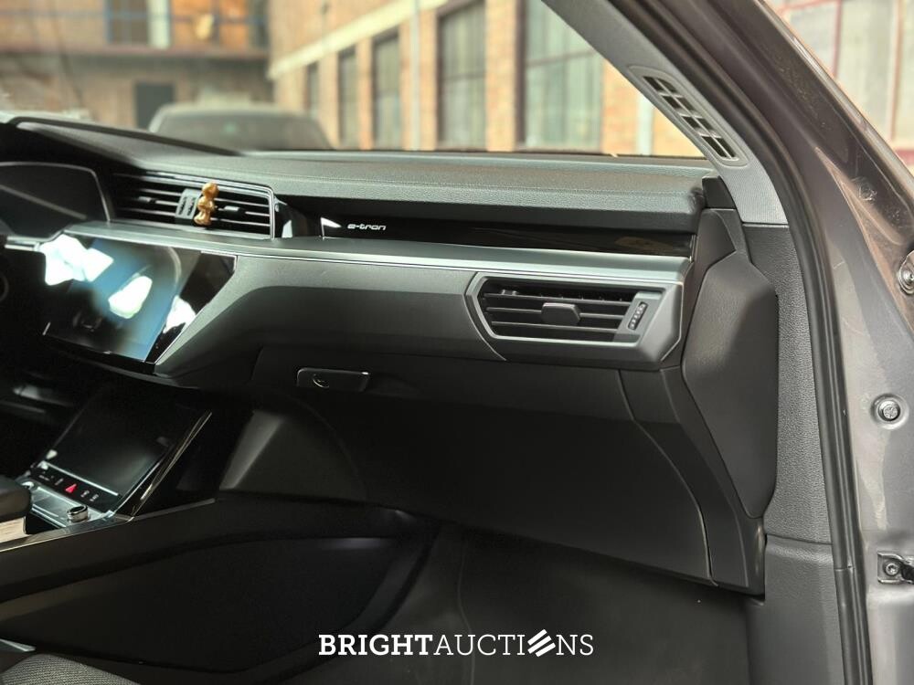 Audi E-tron 50 quattro Business edition 71 kWh 313pk 2020 (Origineel-NL+1e eigenaar), K-238-JJ