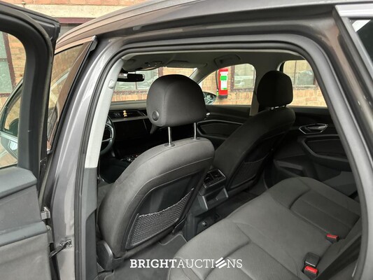 Audi E-tron 50 quattro Business edition 71 kWh 313pk 2020 (Origineel-NL+1e eigenaar), K-238-JJ