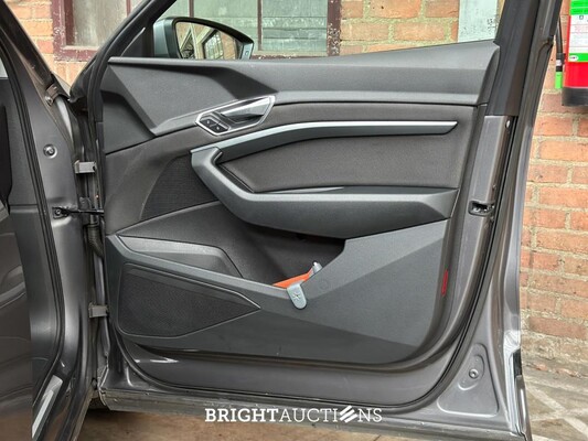 Audi E-tron 50 quattro Business edition 71 kWh 313pk 2020 (Origineel-NL+1e eigenaar), K-238-JJ