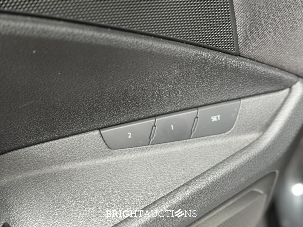 Audi E-tron 50 quattro Business edition 71 kWh 313pk 2020 (Origineel-NL+ 1e eigenaar), J-695-PX