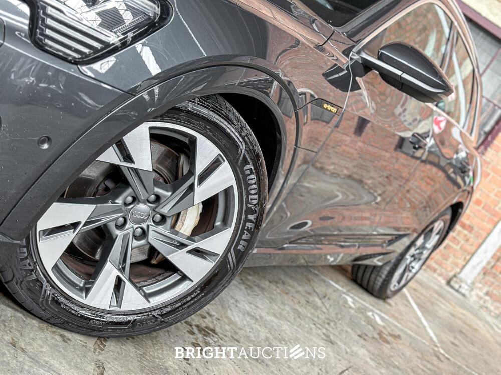Audi E-tron 50 quattro Business edition 71 kWh 313pk 2020 (Origineel-NL+ 1e eigenaar), J-695-PX
