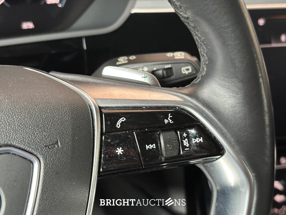 Audi E-tron 50 quattro Business edition 71 kWh 313pk 2020 (Origineel-NL+ 1e eigenaar), J-695-PX