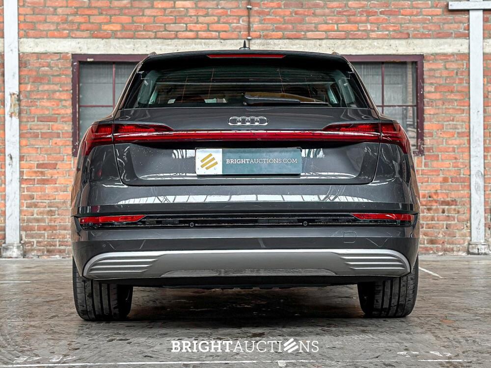 Audi E-tron 50 quattro Business edition 71 kWh 313pk 2020 (Origineel-NL+ 1e eigenaar), J-695-PX