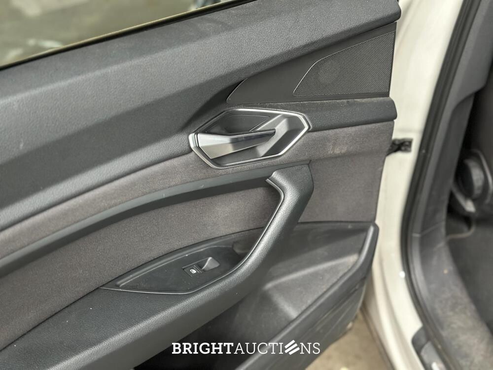 Audi E-tron 50 Quattro edition 71kWh 313pk 2020 (origineel-NL+ 1e eigenaar), J-109-NJ