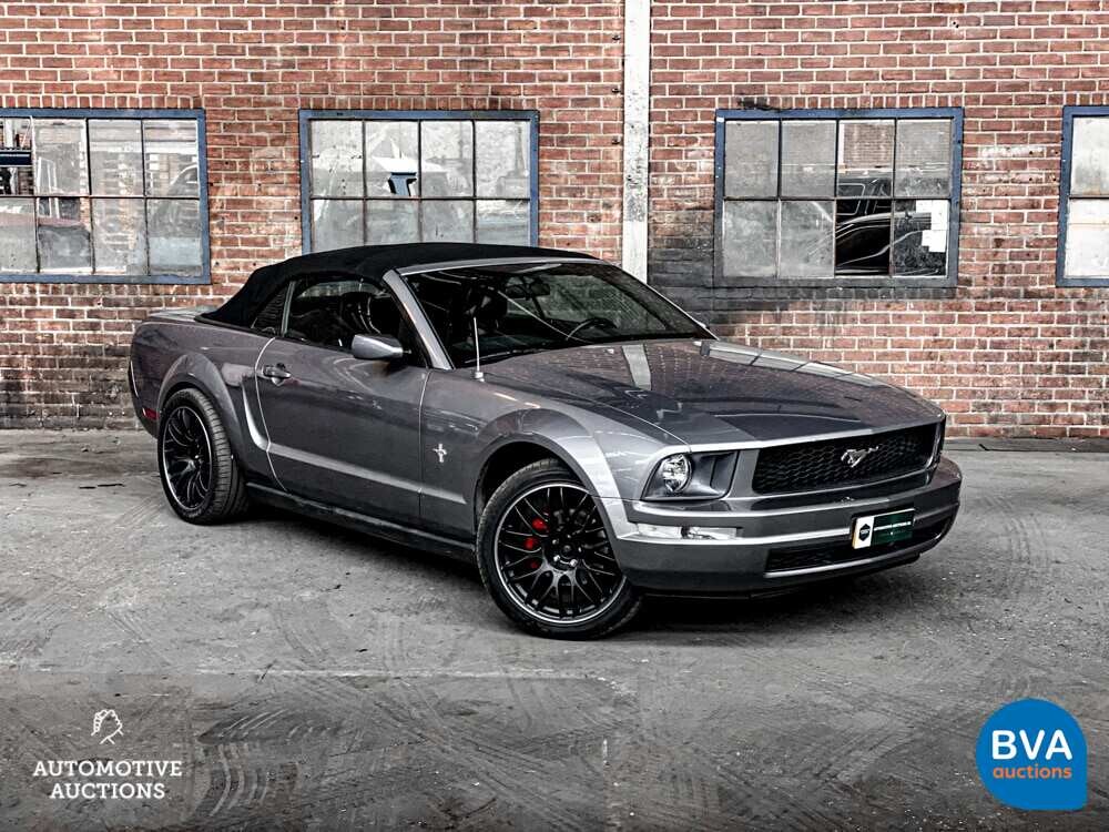 Ford Mustang Cabrio Deluxe 4.0 V6 205 PS 2006, TV-304-D.