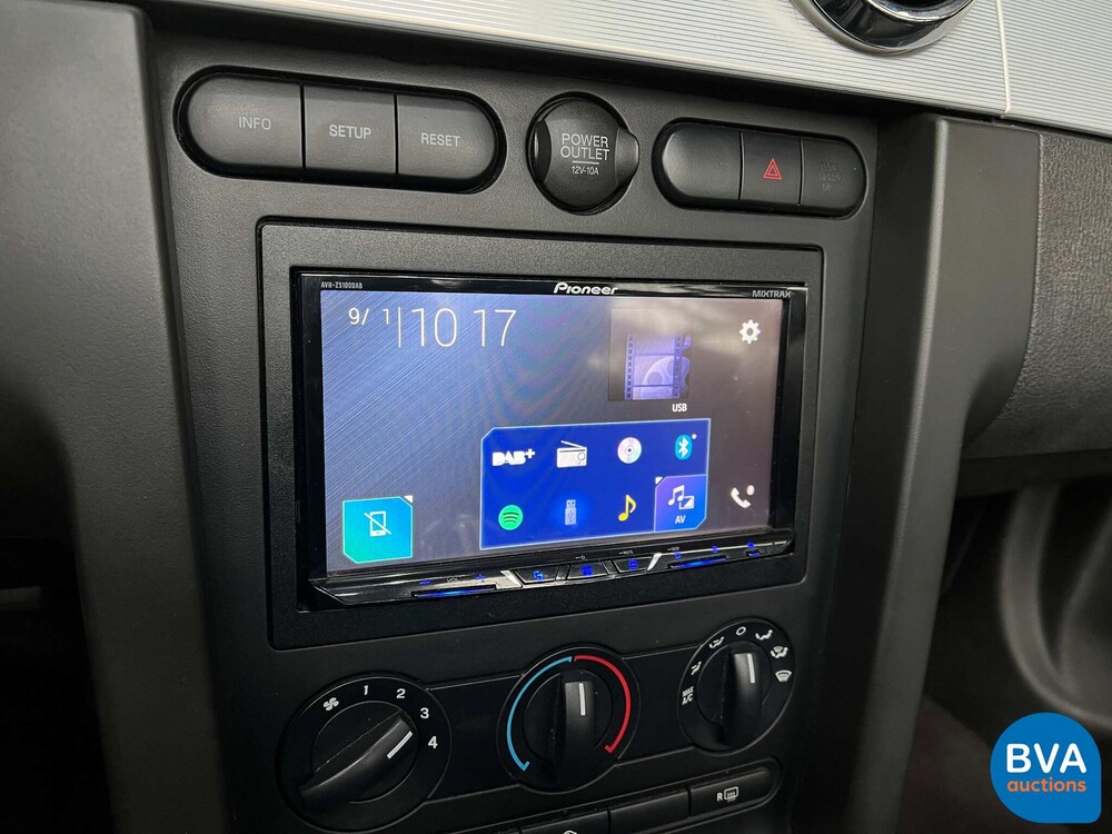 Ford Mustang Cabrio Deluxe 4.0 V6 205 PS 2006, TV-304-D.