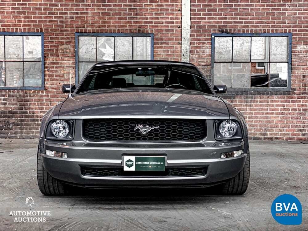 Ford Mustang Cabrio Deluxe 4.0 V6 205 PS 2006, TV-304-D.