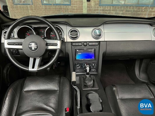 Ford Mustang Cabrio Deluxe 4.0 V6 205 PS 2006, TV-304-D.