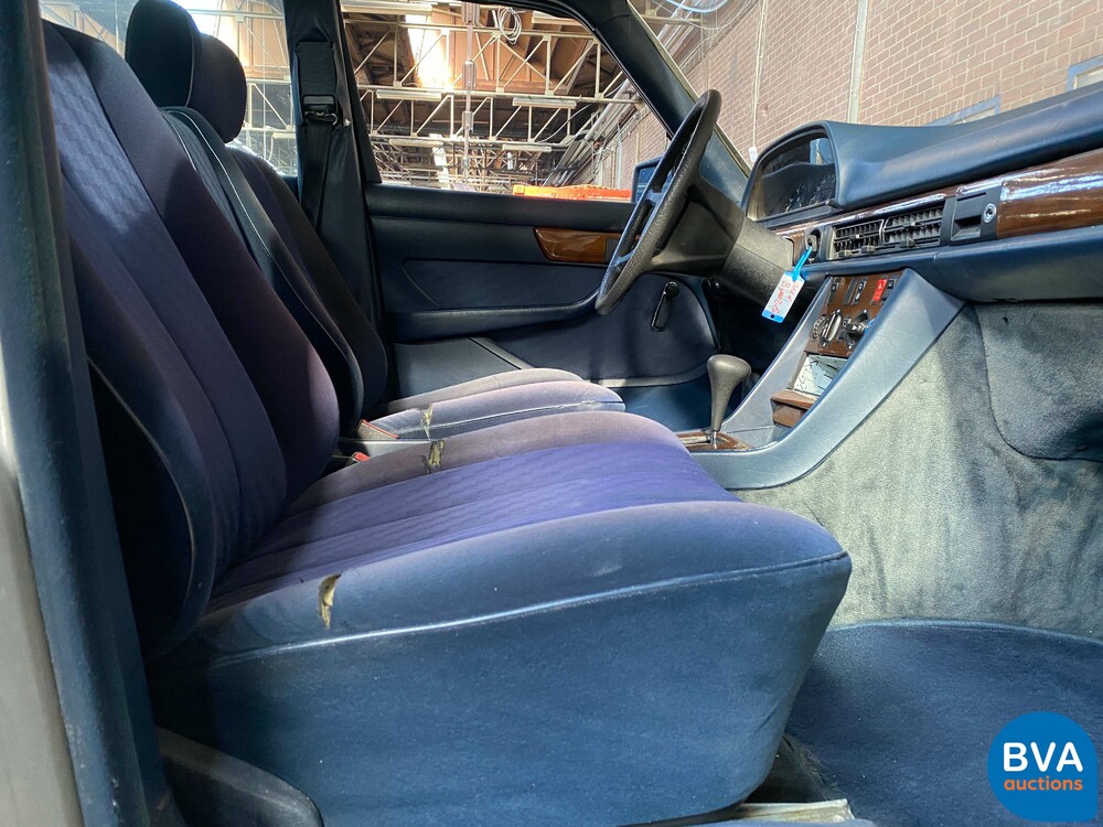 Mercedes-Benz 280 SE S-Klasse 185 PS 1981, 25-TB-ZF.