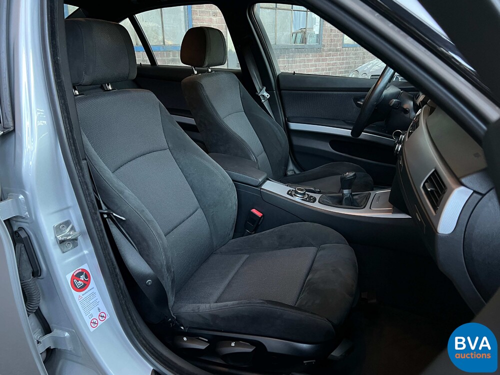 BMW 318i M-Sport 3er Reihe 143PS 2010 -Org. NL-, 98-LJH-2.