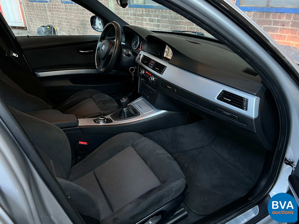 BMW 318i M-Sport 3er Reihe 143PS 2010 -Org. NL-, 98-LJH-2.