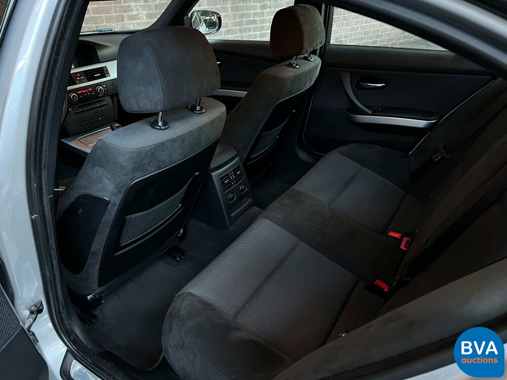 BMW 318i M-Sport 3er Reihe 143PS 2010 -Org. NL-, 98-LJH-2.