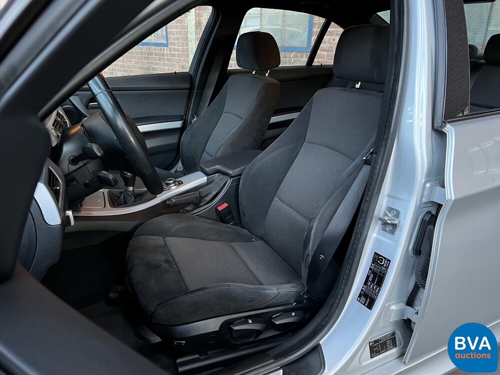 BMW 318i M-Sport 3er Reihe 143PS 2010 -Org. NL-, 98-LJH-2.