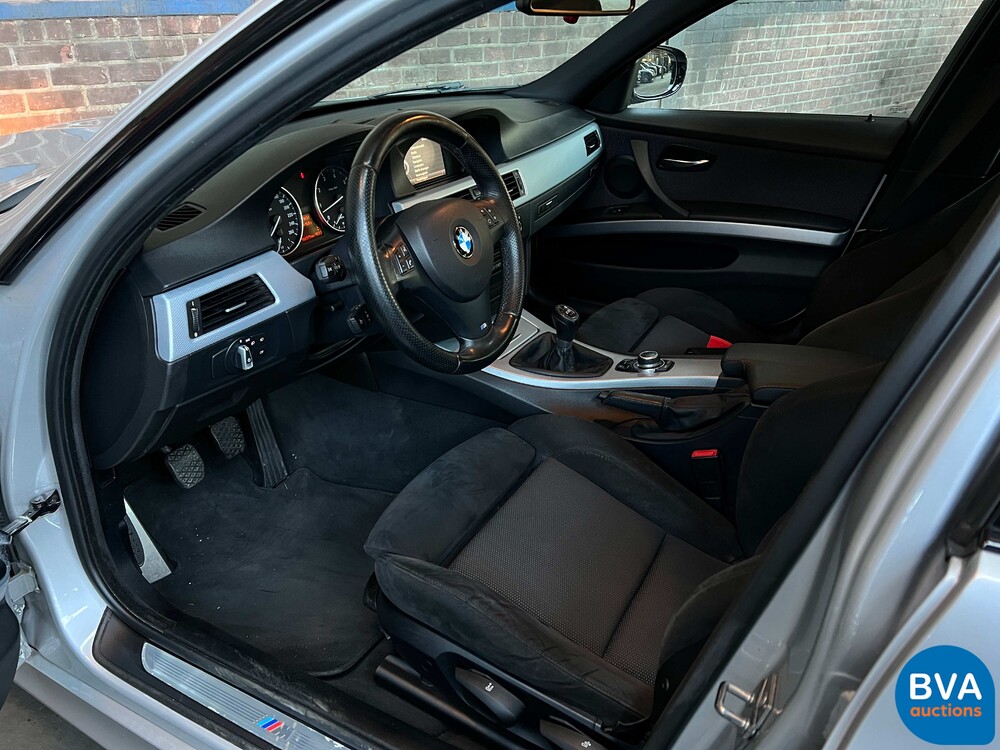 BMW 318i M-Sport 3er Reihe 143PS 2010 -Org. NL-, 98-LJH-2.