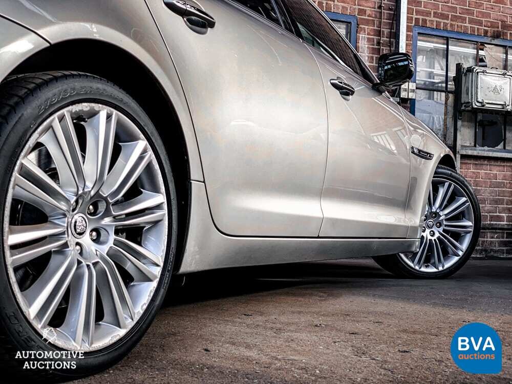 Jaguar XJ5.0 V8 SuperCharged Supersport LWB 510PS 2010 -Org. NL-, 51-NBN-4.