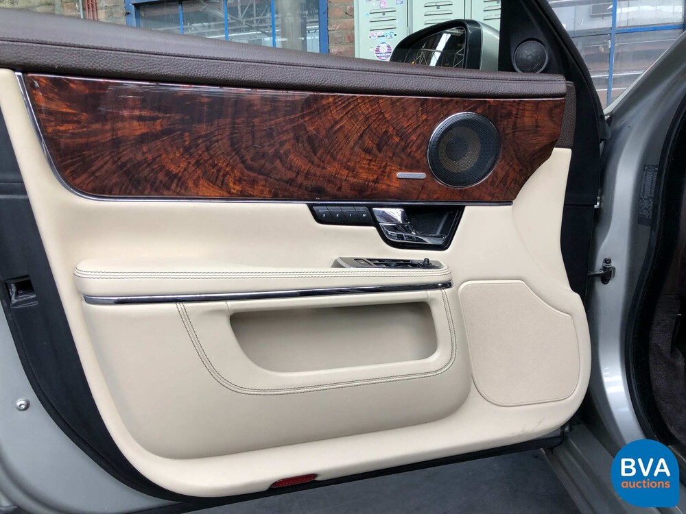 Jaguar XJ5.0 V8 SuperCharged Supersport LWB 510PS 2010 -Org. NL-, 51-NBN-4.