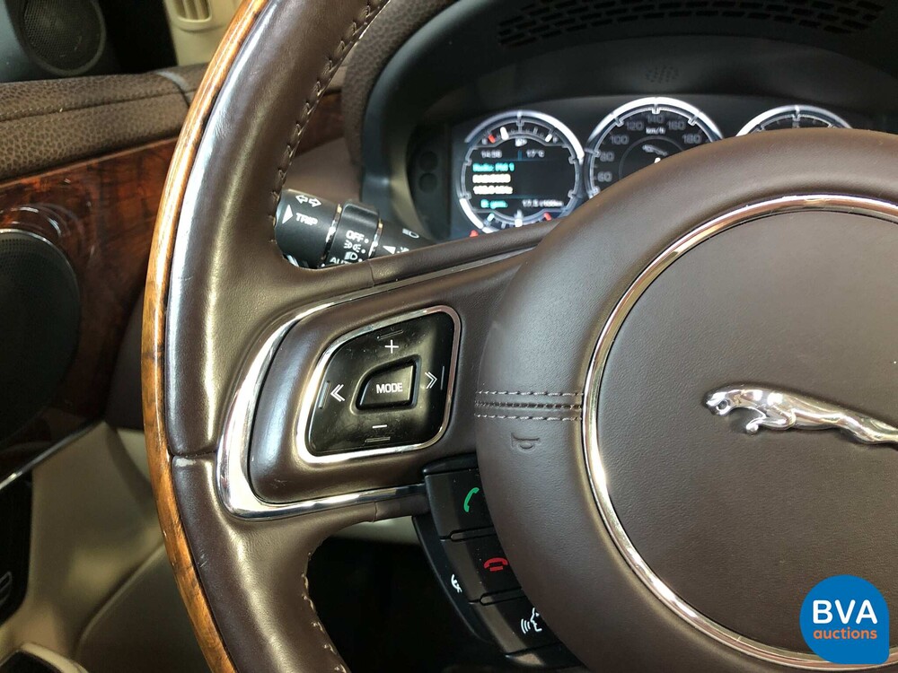 Jaguar XJ5.0 V8 SuperCharged Supersport LWB 510PS 2010 -Org. NL-, 51-NBN-4.