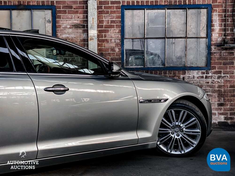 Jaguar XJ5.0 V8 SuperCharged Supersport LWB 510PS 2010 -Org. NL-, 51-NBN-4.
