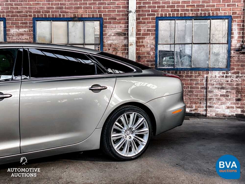 Jaguar XJ5.0 V8 SuperCharged Supersport LWB 510PS 2010 -Org. NL-, 51-NBN-4.