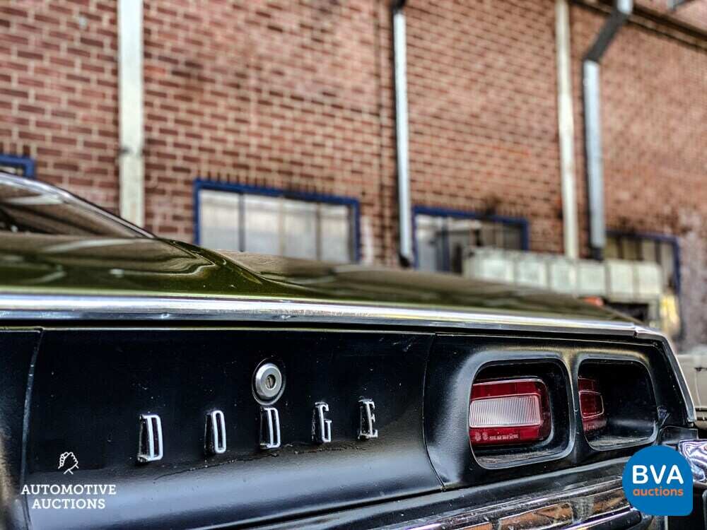 Dodge-Herausforderer 5.2L V8 Coupe Edelbrock 300PS 1974.