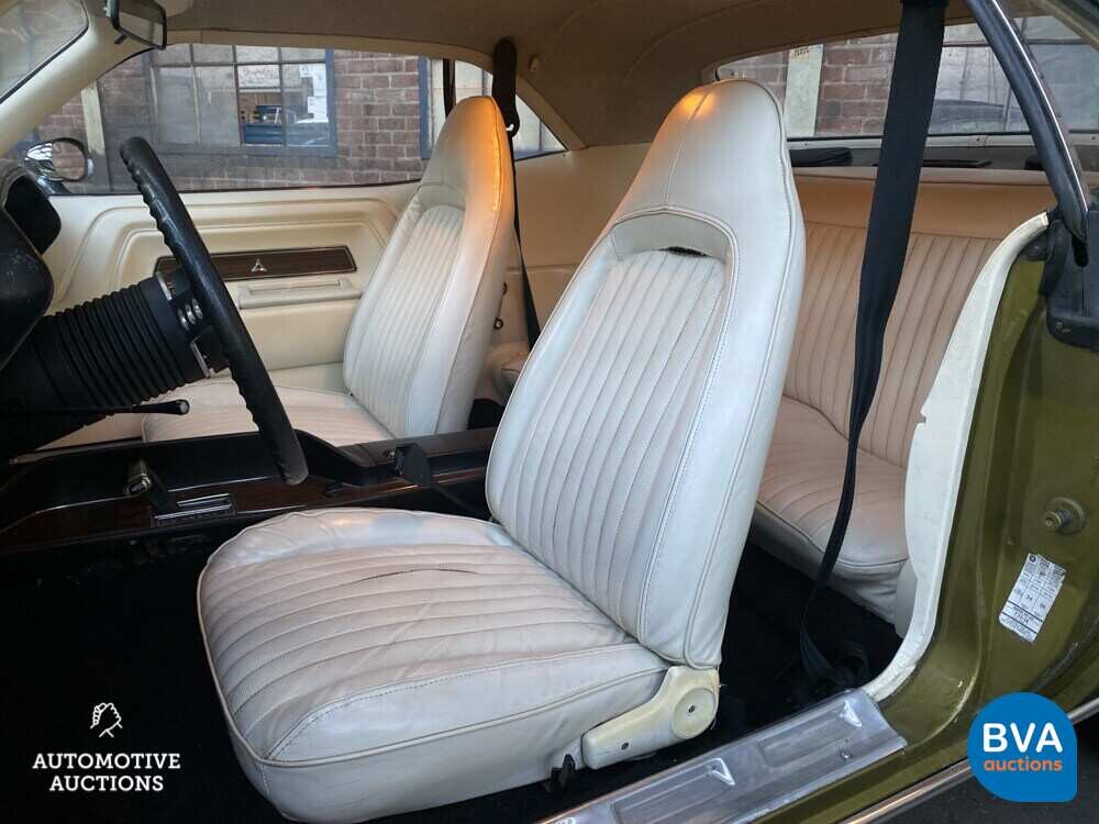 Dodge-Herausforderer 5.2L V8 Coupe Edelbrock 300PS 1974.